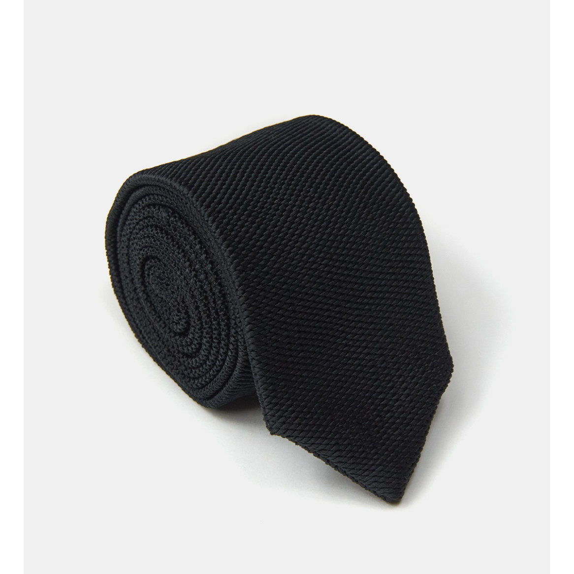 Cravate noire en tricot