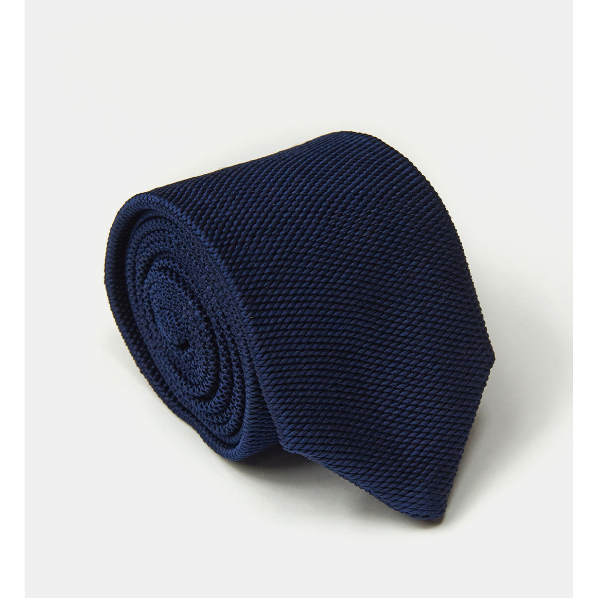 Cravate marine en tricot