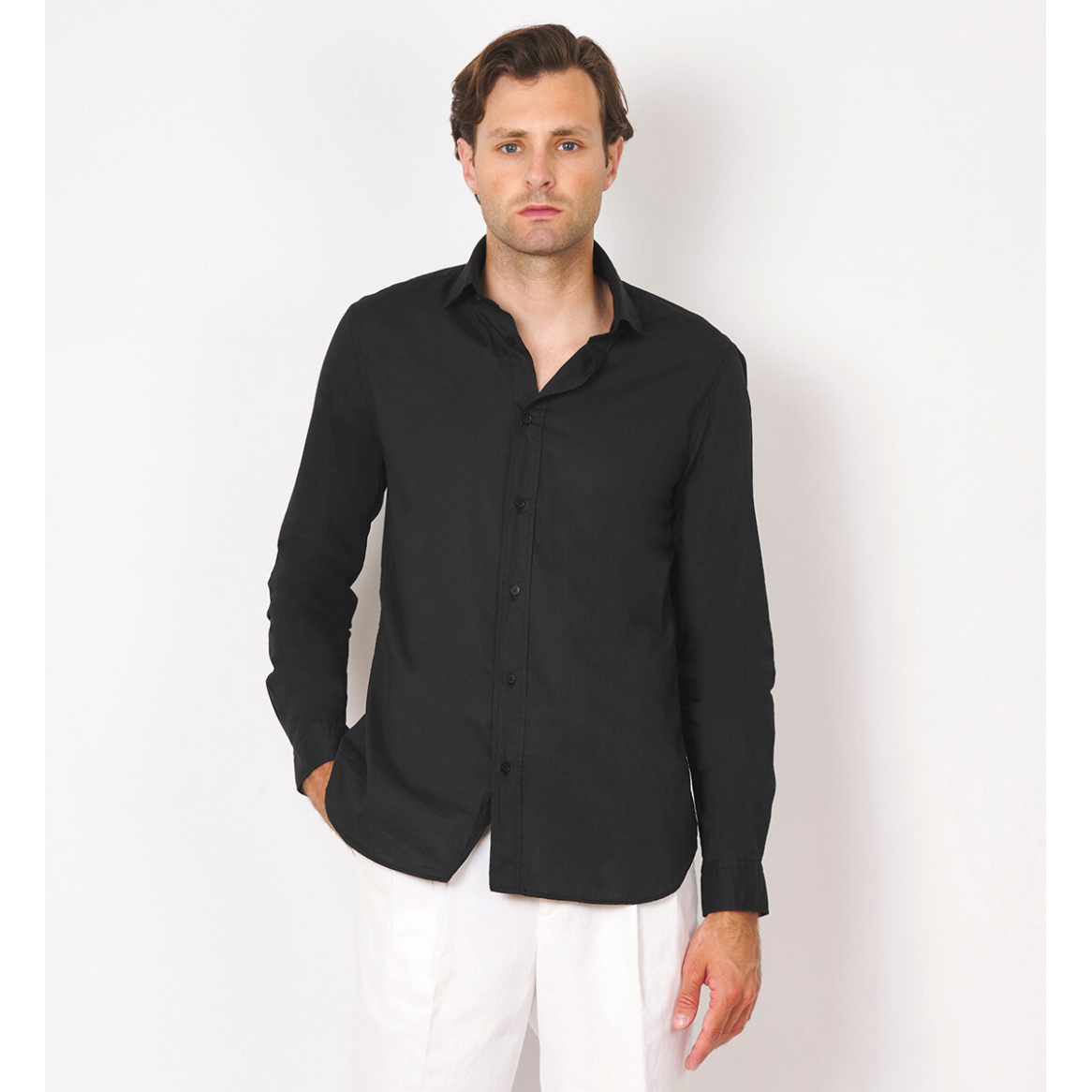 Chemise Dario noire en voile de coton coupe droite