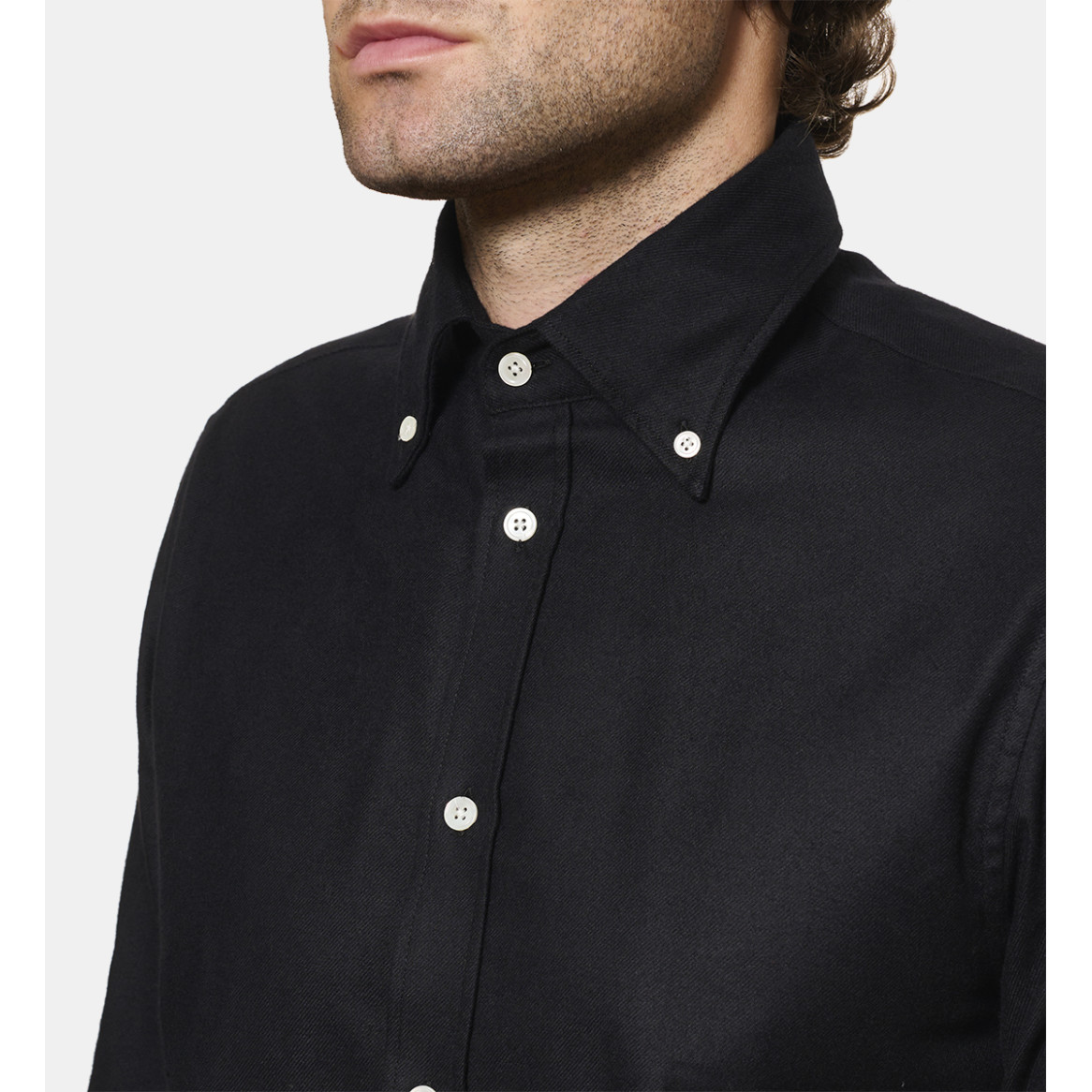 Chemise en flanelle noire à col boutonné coupe droite